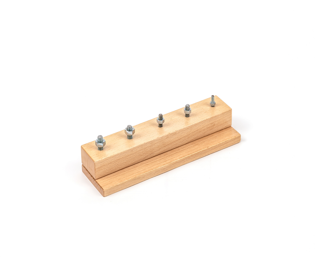 91121 Muttern und Schraubenbrett Nut and Bolt Board Montessori EduFun GmbH